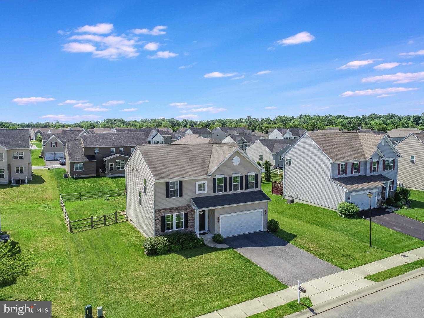 576 Red Maple Road Smyrna, DE 19977 - Photo 2 of 37 Gallery Image 2