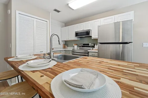 $207,000 | 11693 Hickory Oak Drive, Jacksonville, FL 32218
