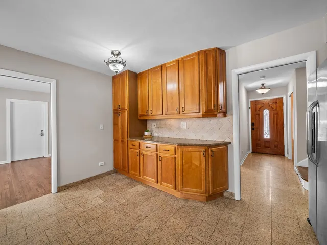 $450,000 | 105 East Elaine Circle, Prospect Heights, IL 60070