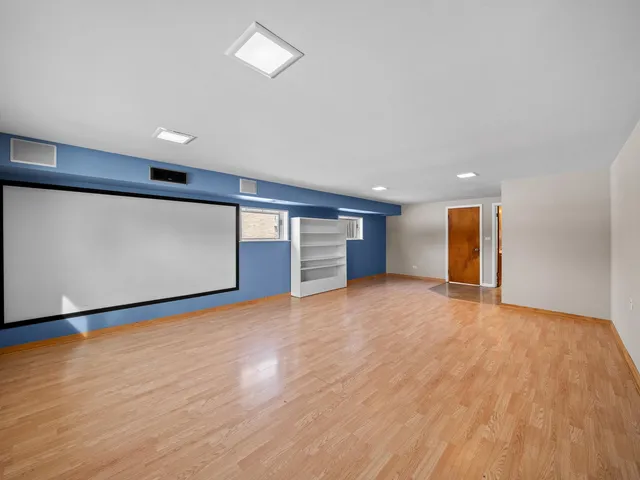 $450,000 | 105 East Elaine Circle, Prospect Heights, IL 60070