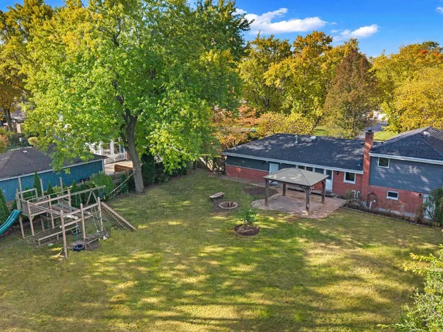 $450,000 | 105 East Elaine Circle, Prospect Heights, IL 60070