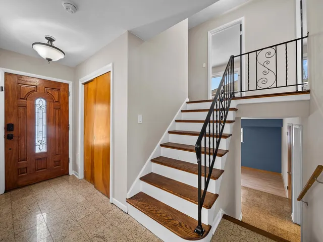 $450,000 | 105 East Elaine Circle, Prospect Heights, IL 60070