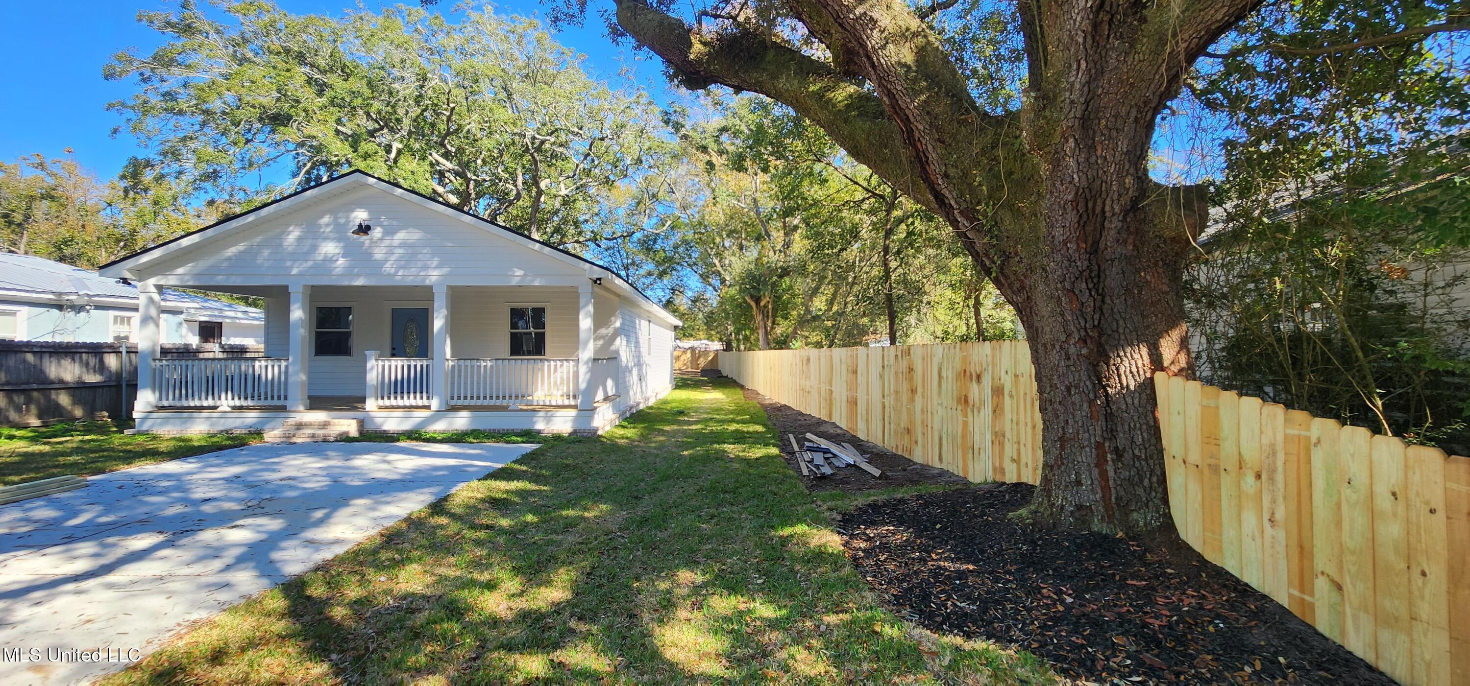 654 Tegarden Road Gulfport, MS 39507 - Photo 24 of 26 New Privacy Fence