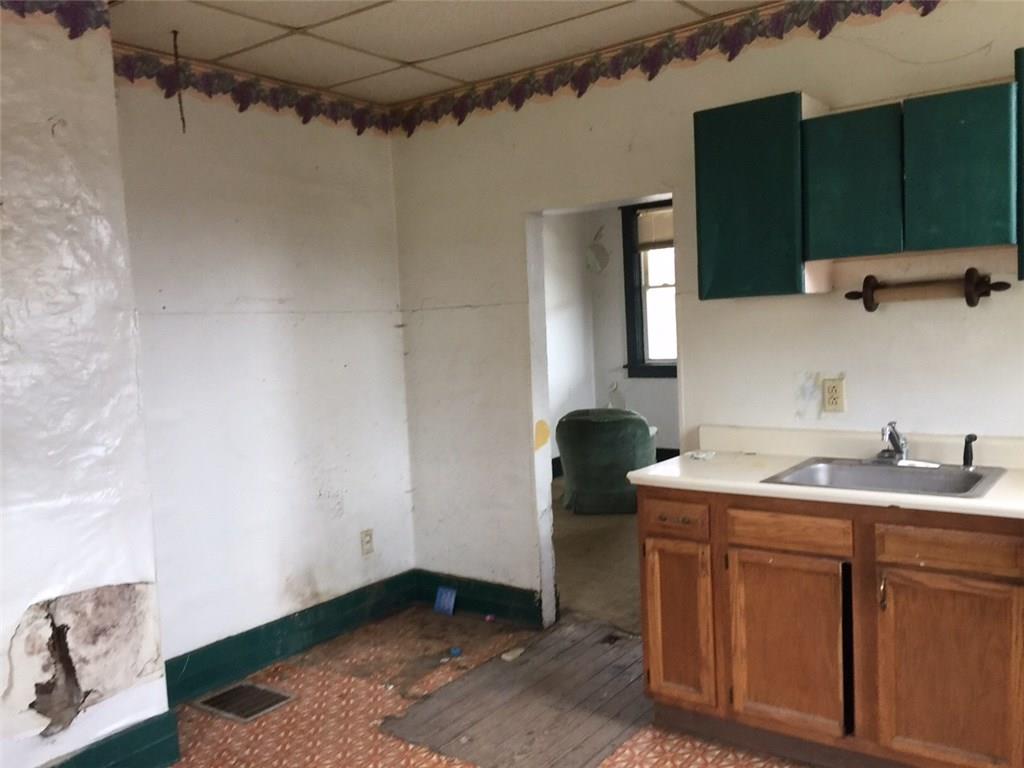 524-526 Georgetown Road Lawrence, PA 15055 - Photo 7 of 11