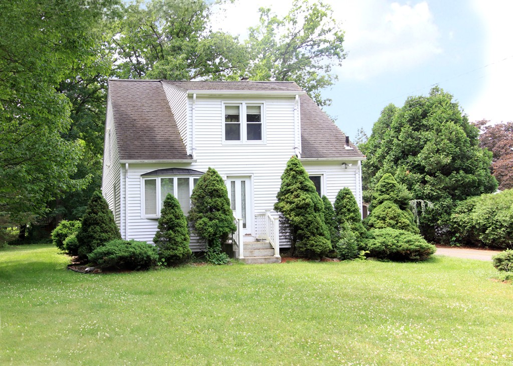 781 Holyoke Road Westfield, MA 01085 - Photo 1 of 17 Gallery Image 1