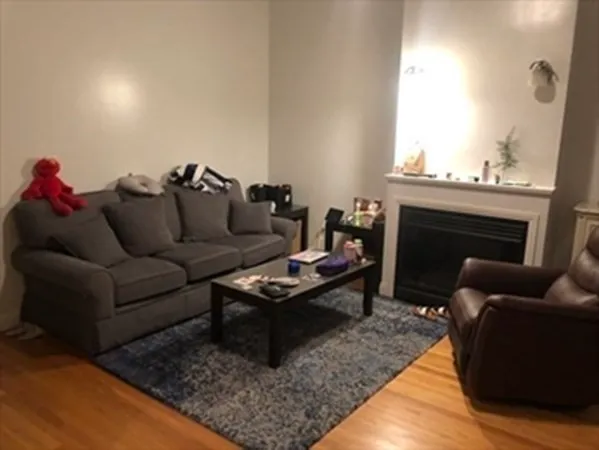 $3,400 | 520 Massachusetts Avenue, Unit 2, Boston, MA 02118