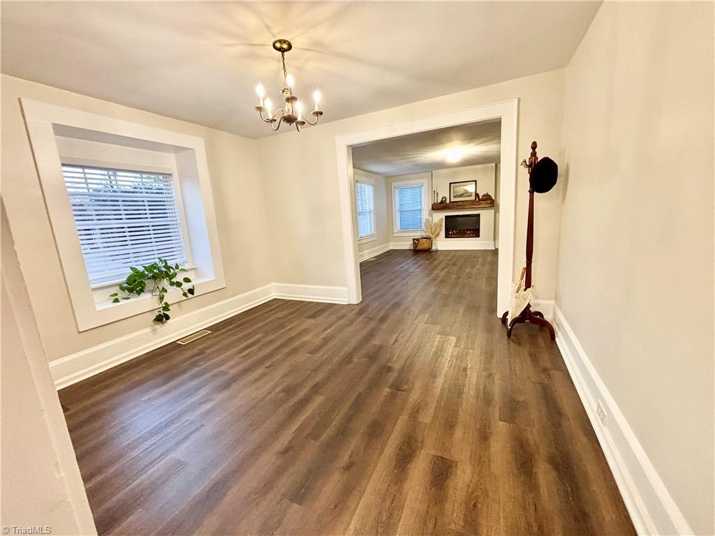 1147 Johnsontown Road Thomasville, NC 27360 - Photo 10 of 25 Dining Room