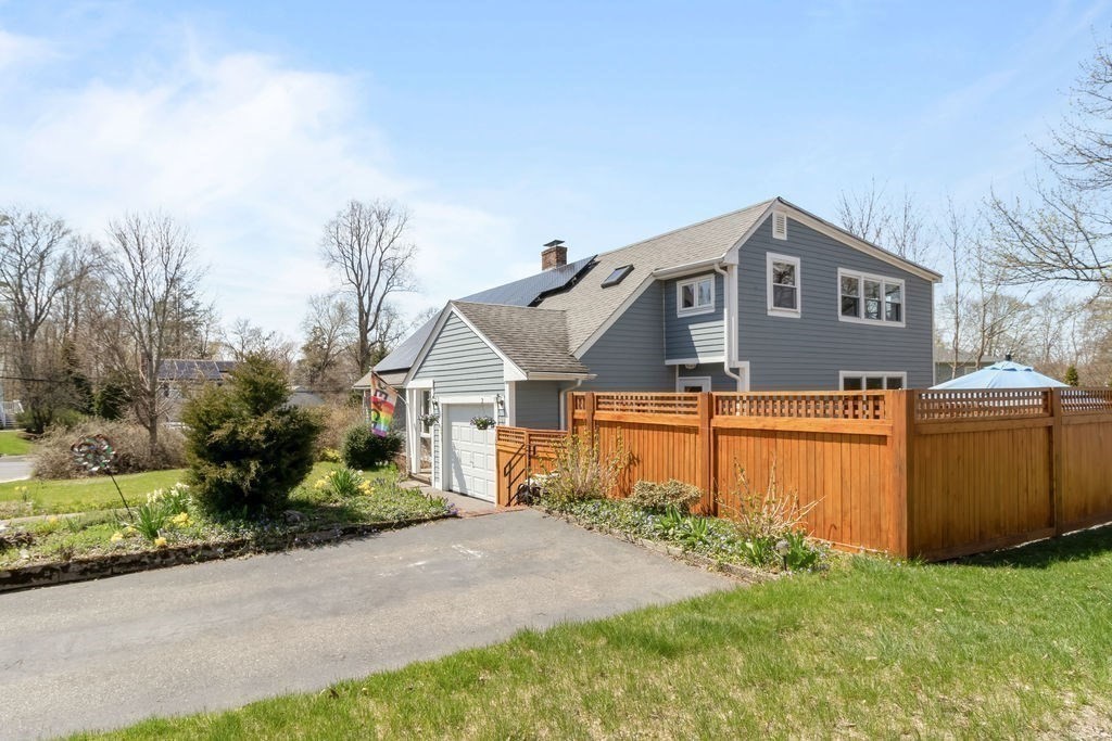11 Wilogreen Road Natick, MA 01760 - Photo 3 of 40 Gallery Image 3