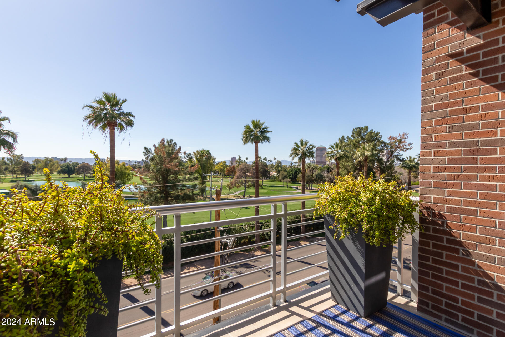 914 East Osborn Road, Unit 401 Phoenix, AZ 85014 - Photo 13 of 34 37 - Osborn