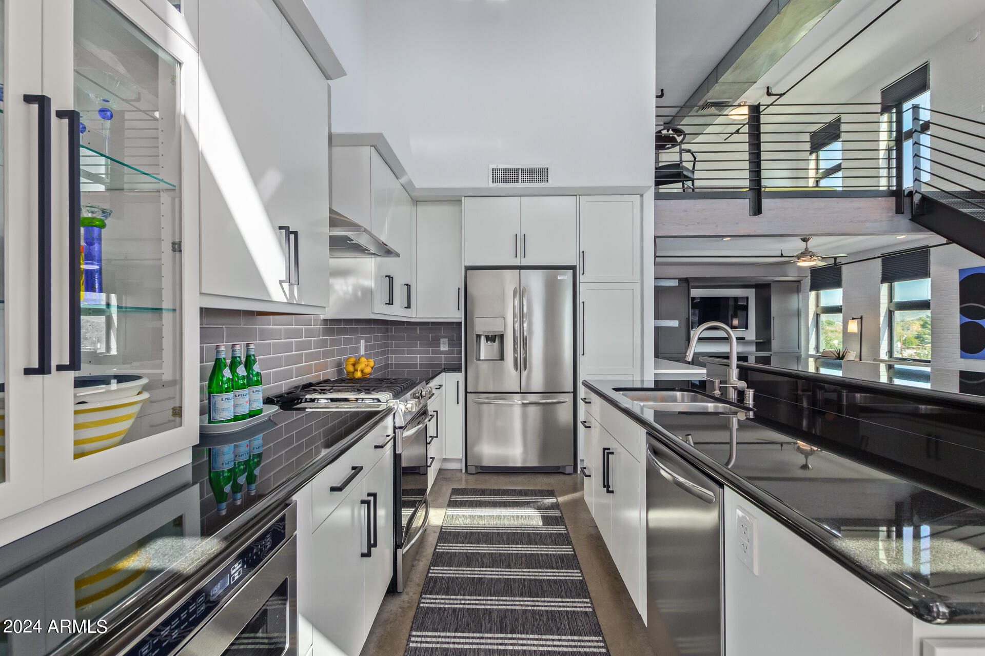914 East Osborn Road, Unit 401 Phoenix, AZ 85014 - Photo 8 of 34 15 - Osborn