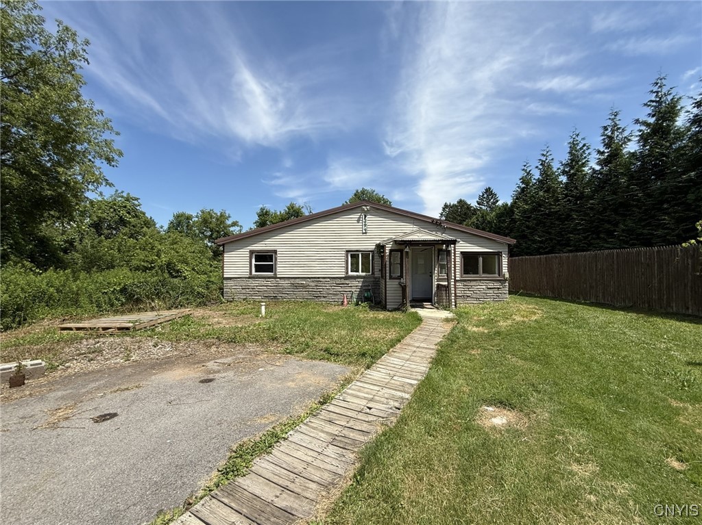 9394 Brewerton Road Cicero, NY 13029 - Photo 2 of 36