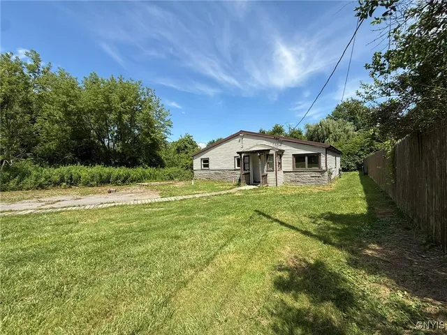 $70,000 | 9394 Brewerton Road, Cicero, NY 13029