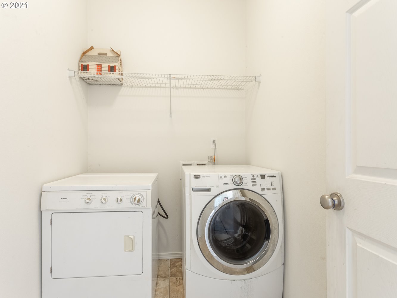 3123 South 2nd Street Ridgefield, WA 98642 - Photo 14 of 32 a utility room with dryer and washer