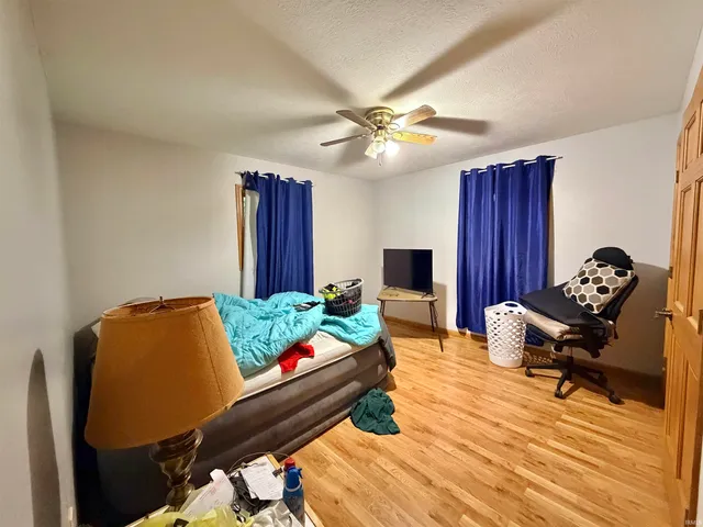 $199,900 | 80 Southeast 12th Street, Linton, IN 47441