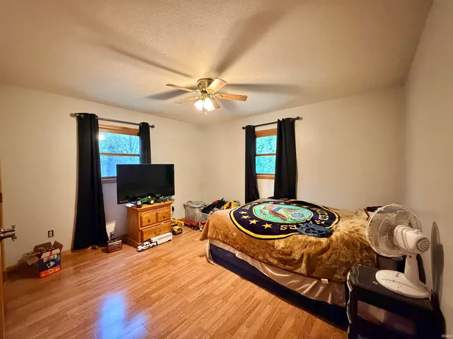 $199,900 | 80 Southeast 12th Street, Linton, IN 47441