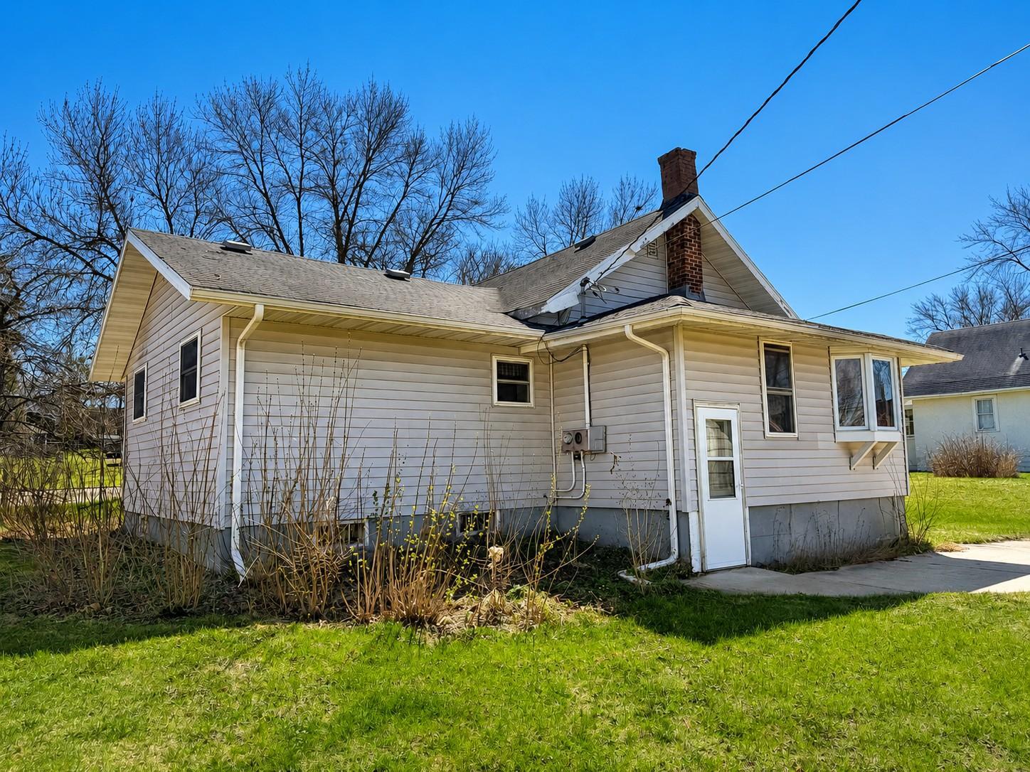 409 5th Street Northeast Staples, MN 56479 - Photo 3 of 5