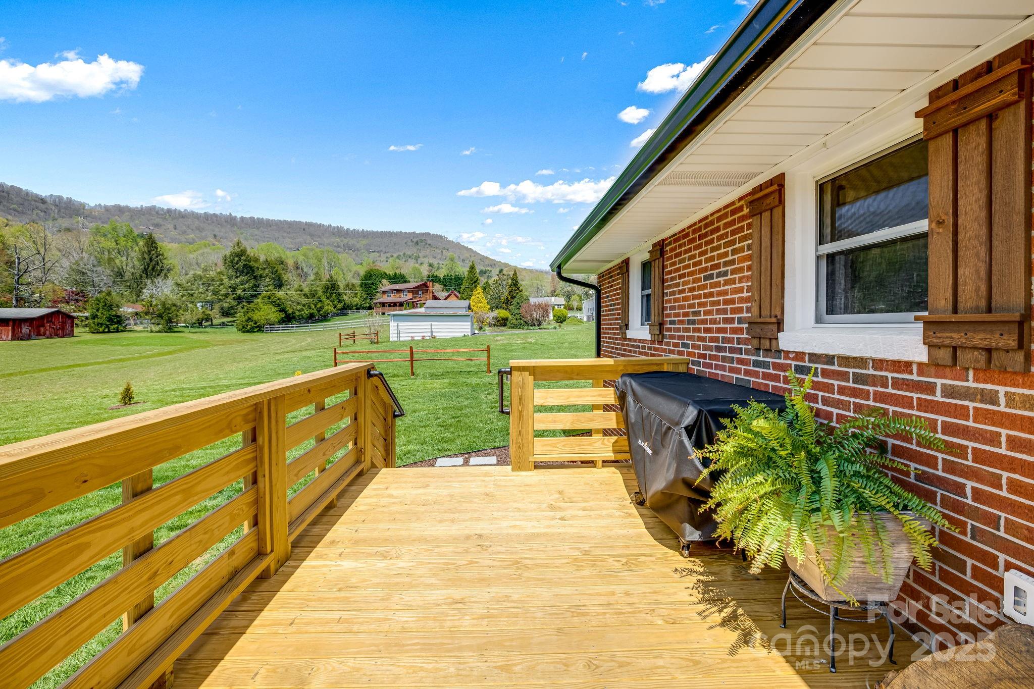 95 Hunters Ridge Road Mills River, NC 28759 - Photo 25 of 44 Gallery Image 25