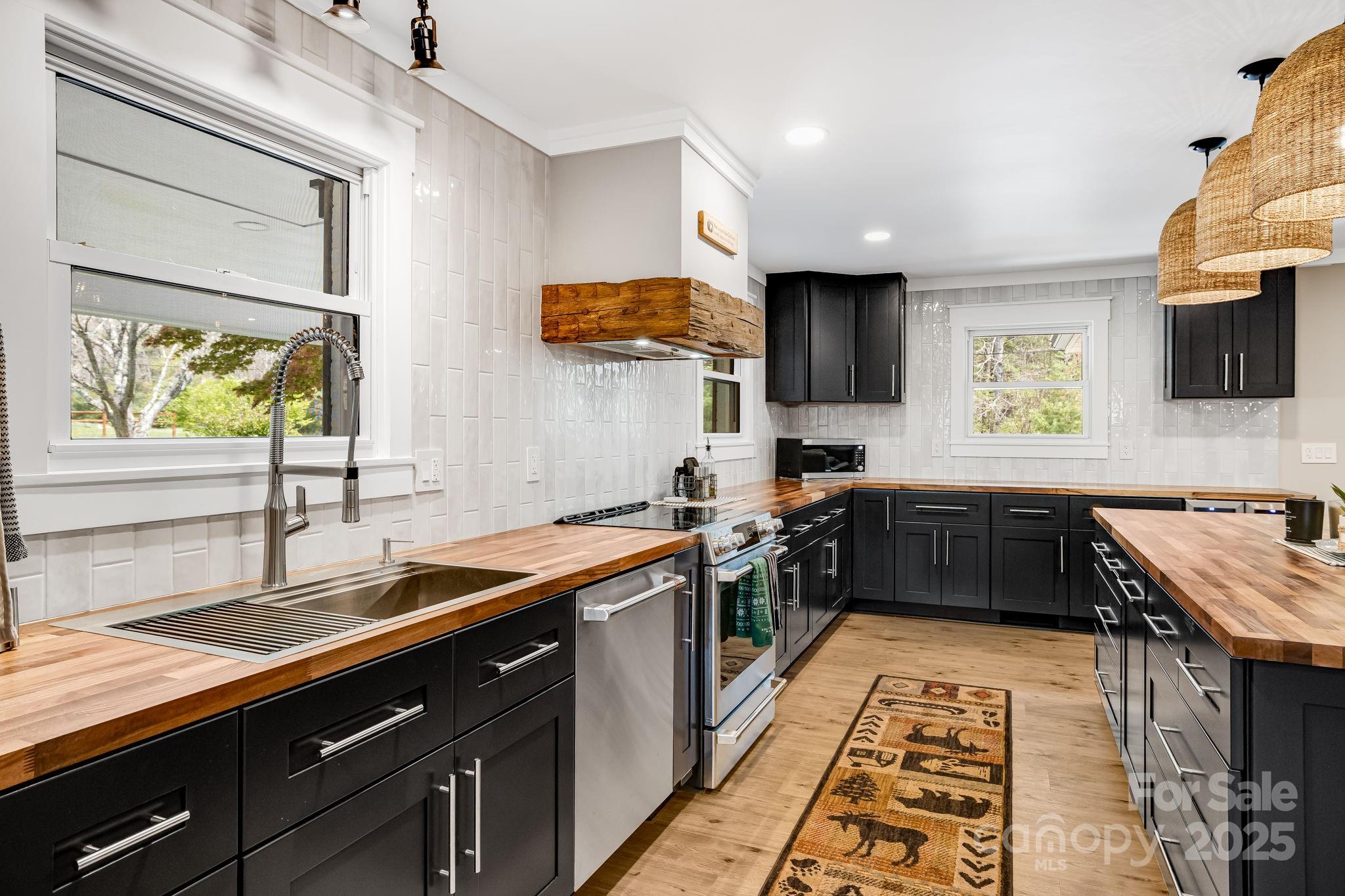 95 Hunters Ridge Road Mills River, NC 28759 - Photo 5 of 44 Gallery Image 5