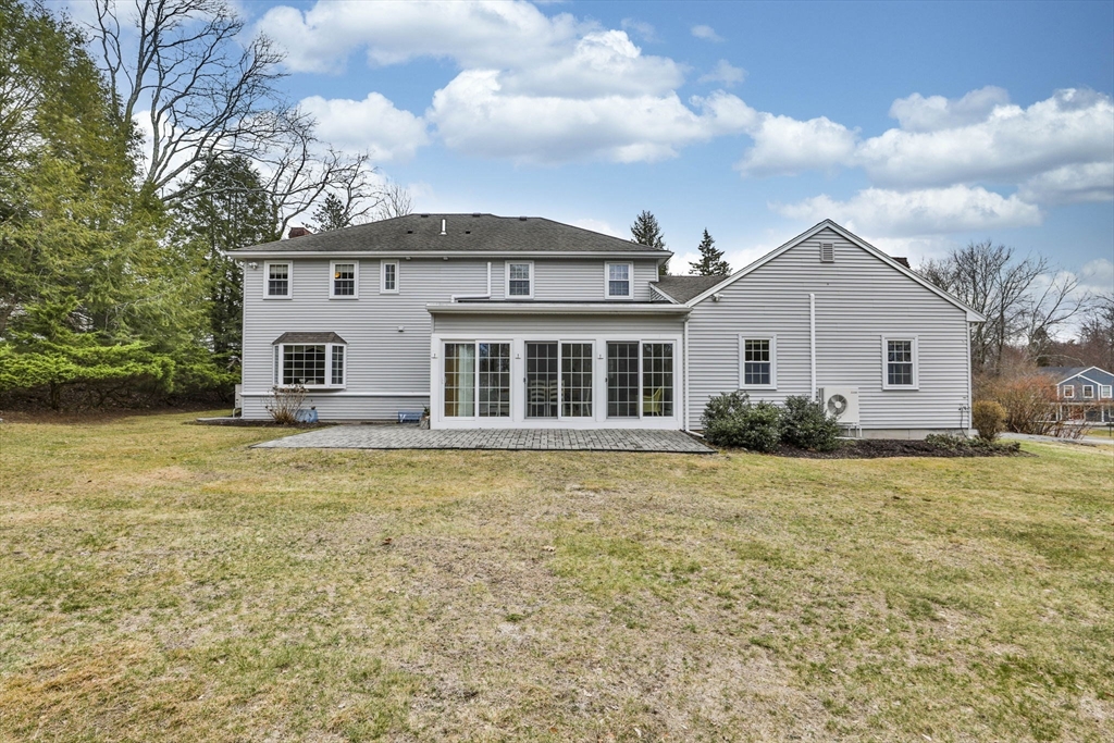 110 Quail Run Road North Andover, MA 01845 - Photo 4 of 40 Gallery Image 4