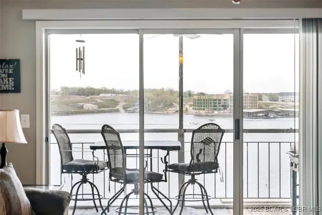 $280,000 | 4897 Bridgepointe Drive, Unit 122, Osage Beach, MO 65065