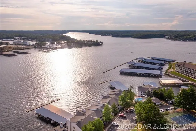 $280,000 | 4897 Bridgepointe Drive, Unit 122, Osage Beach, MO 65065