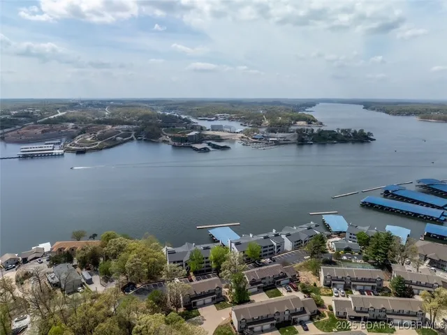 $280,000 | 4897 Bridgepointe Drive, Unit 122, Osage Beach, MO 65065
