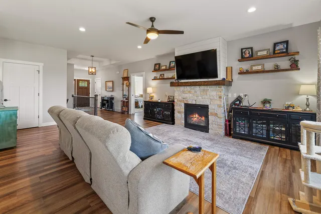 $599,900 | 834 Evergreen Drive, Brownsville, WI 53006