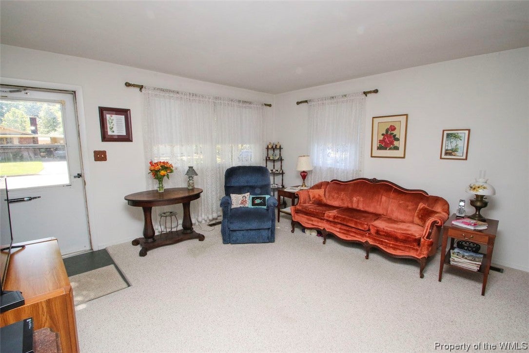 623 Spruce Road Newport News, VA 23601 - Photo 6 of 35 Gallery Image 6