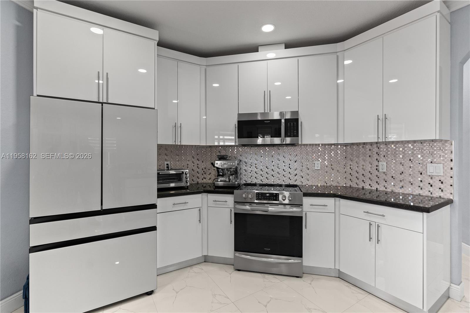 3281 Southwest 145th Avenue Miami, FL 33175 - Photo 13 of 54