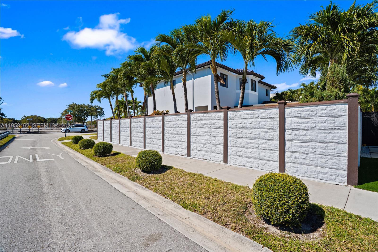 3281 Southwest 145th Avenue Miami, FL 33175 - Photo 4 of 54