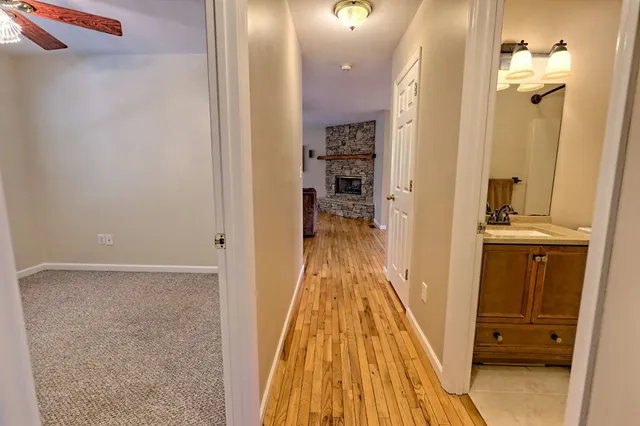 a view of a livingroom with furniture