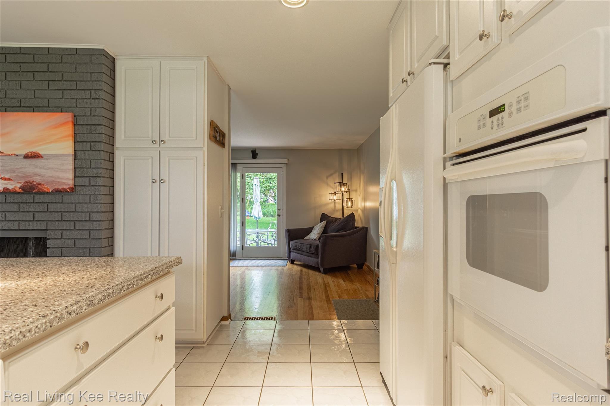1088 North Adams Road Rochester, MI 48306 - Photo 20 of 49 Interiors (10 of 39).jpg