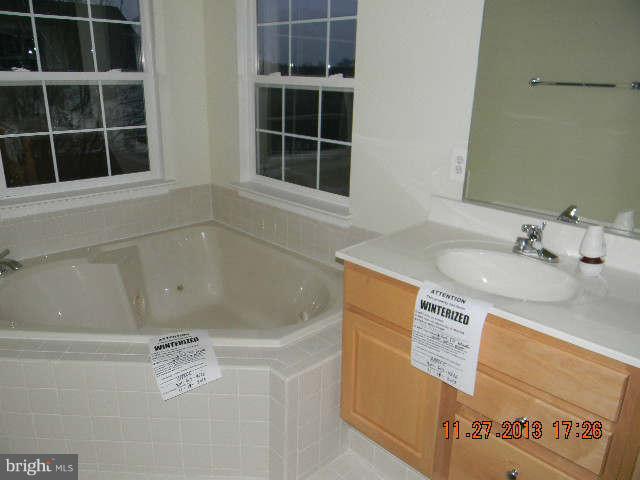 13405 Rising Sun Lane Germantown, MD 20874 - Photo 12 of 16 Bath (Master)