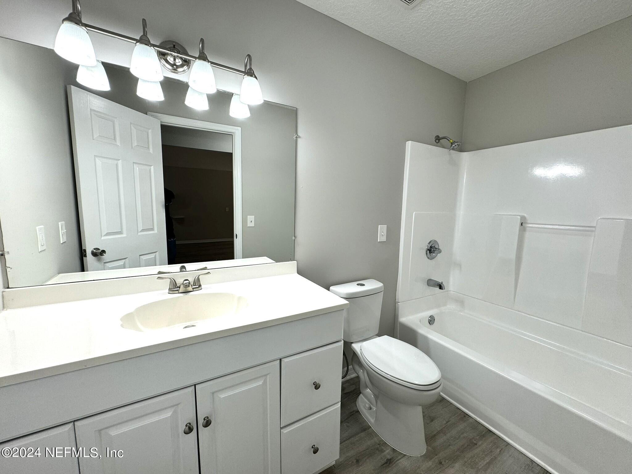 3332 Gay Road Orange Park, FL 32065 - Photo 25 of 29 25 Hall Bathroom