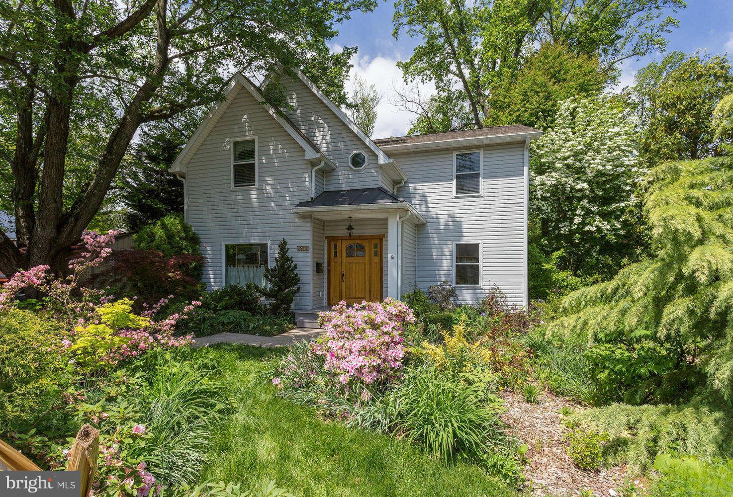 1918 Leonard Road Falls Church, VA 22043 - Photo 1 of 30 Exterior (Front)