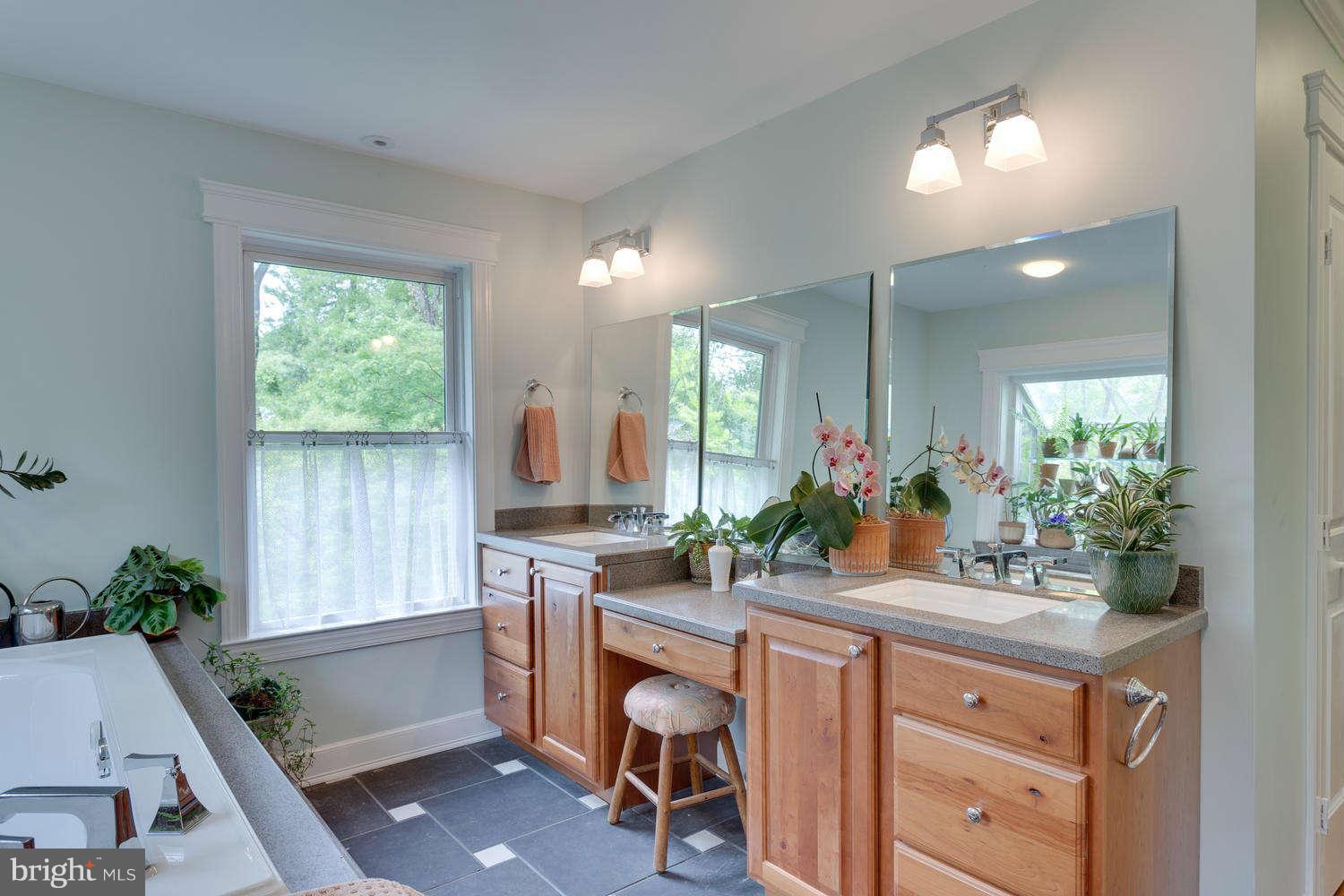 1918 Leonard Road Falls Church, VA 22043 - Photo 19 of 30 Bath (Master)