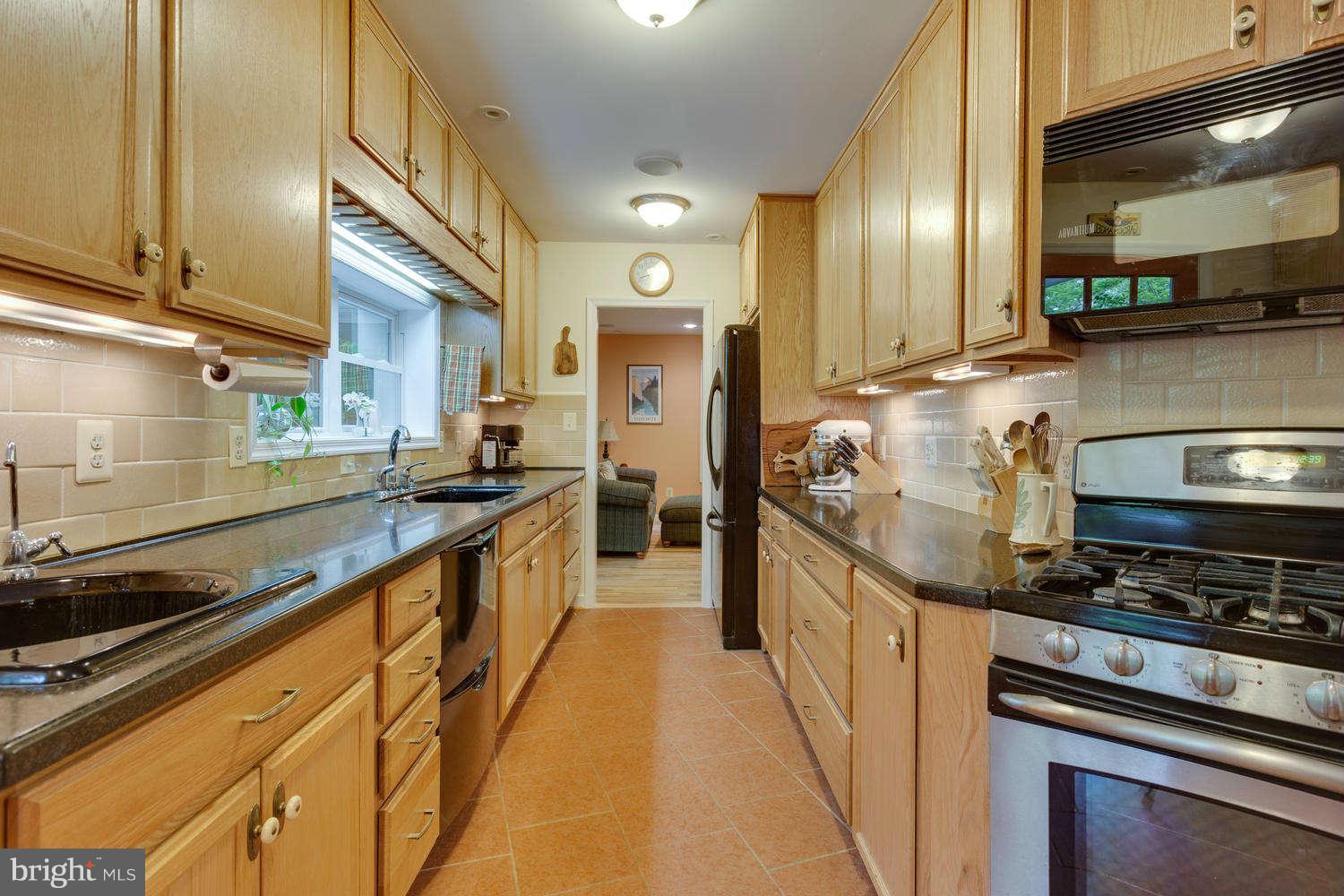 1918 Leonard Road Falls Church, VA 22043 - Photo 7 of 30 Kitchen