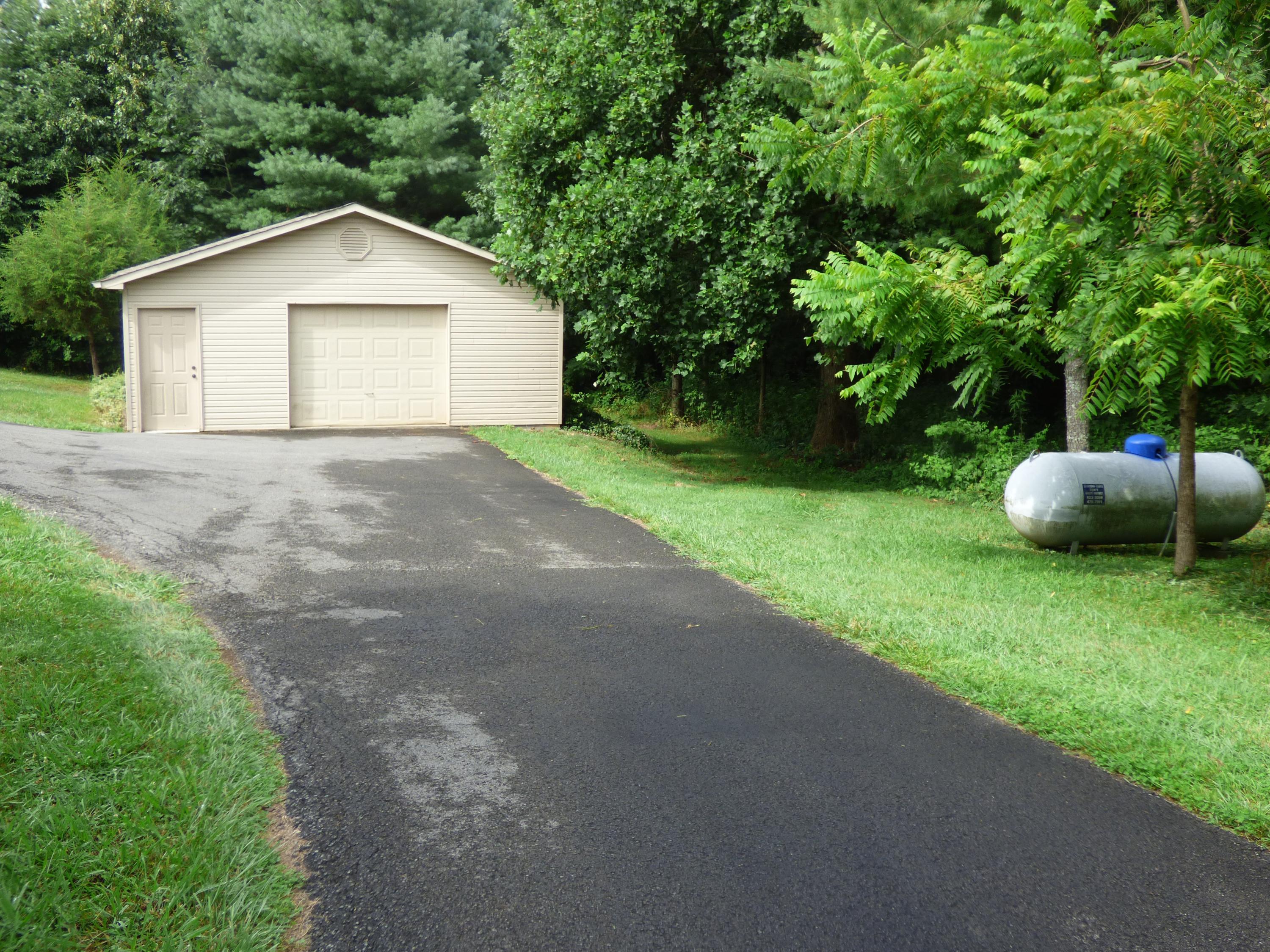 969 Zirkle Road Dandridge, TN 37725 - Photo 1 of 24 Detached garage