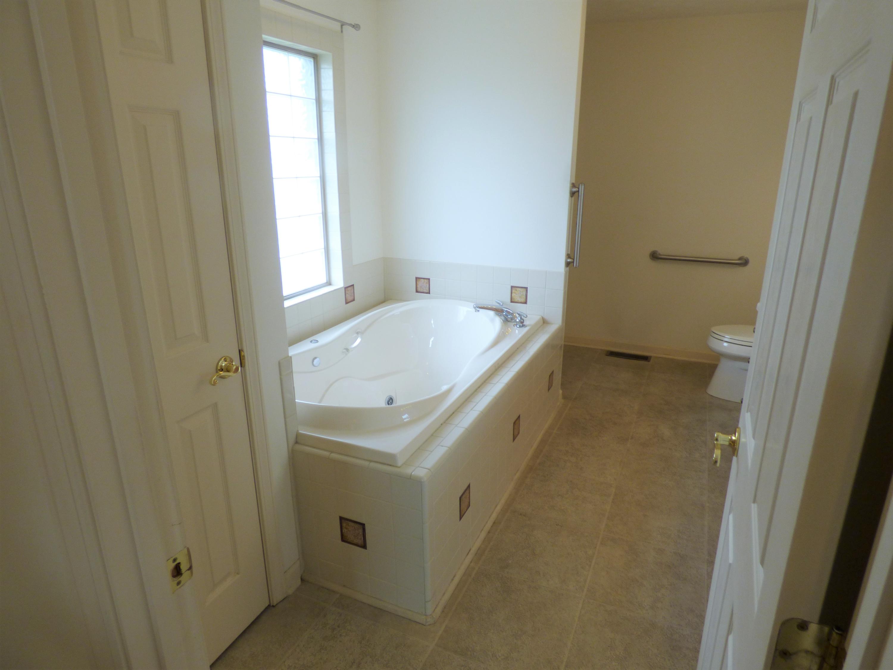 969 Zirkle Road Dandridge, TN 37725 - Photo 15 of 24 Master Bath