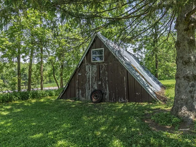 $1,499,900 | E12505 County Road West, Baraboo, WI 53913