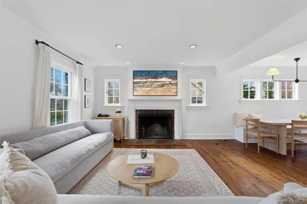 $1,275,000 | 32 Kingsbury Road, New Rochelle, NY 10804