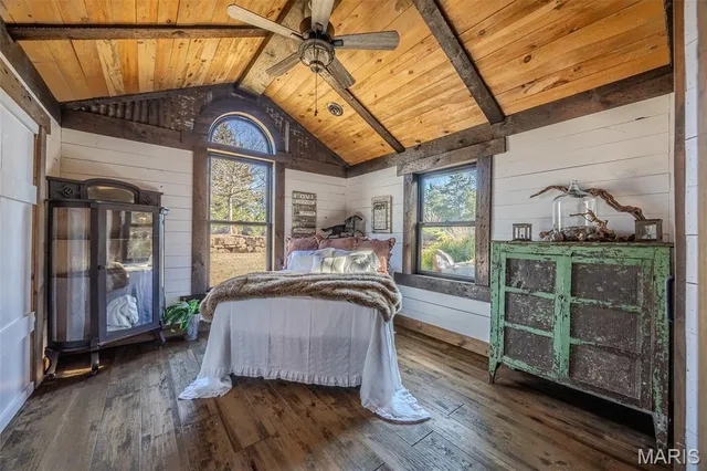 $585,000 | 20250 Crabapple Road, Lebanon, MO 65536