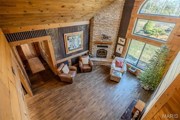 $585,000 | 20250 Crabapple Road, Lebanon, MO 65536