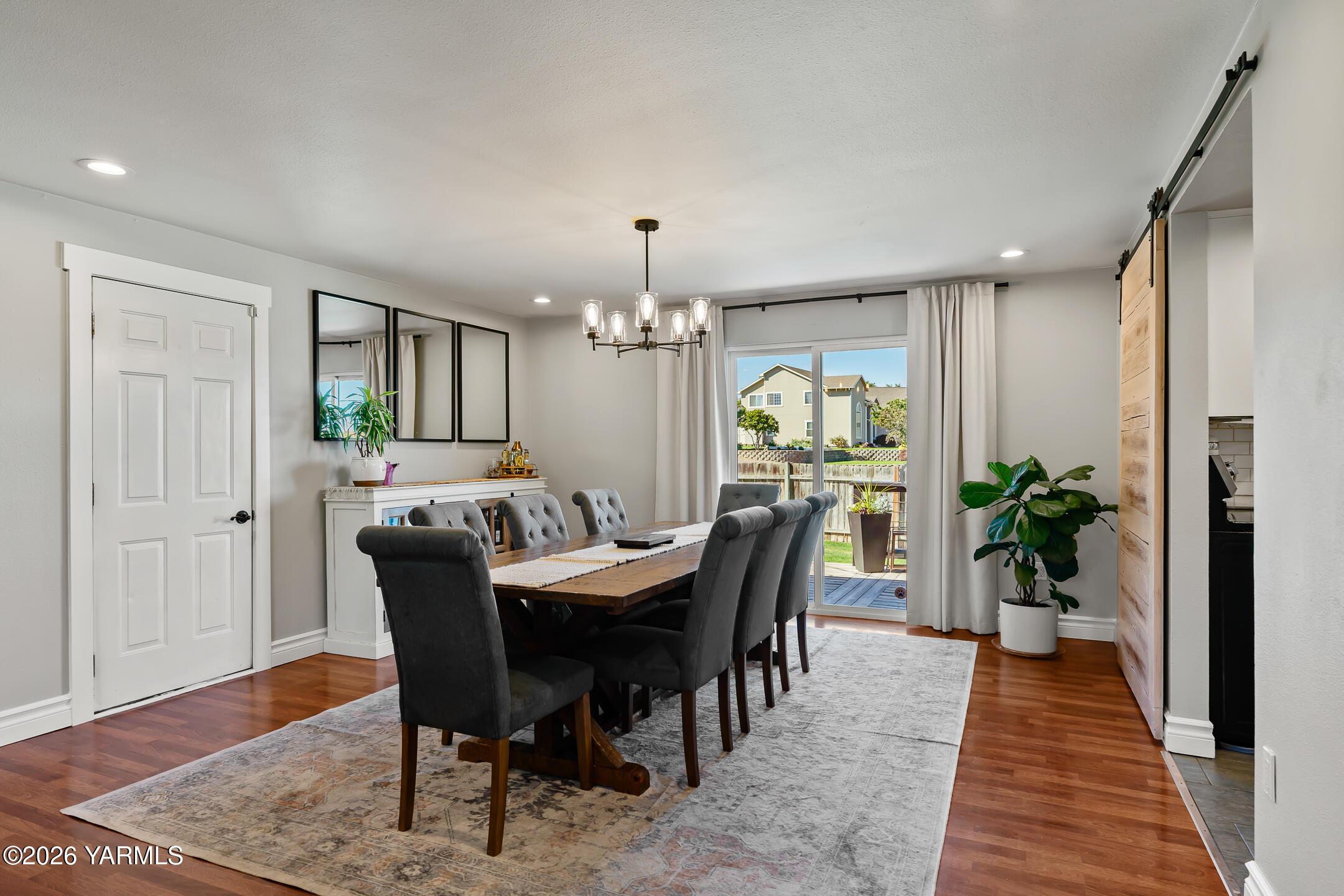 8104 Viewcrest Way Yakima, WA 98908 - Photo 7 of 35 Dining