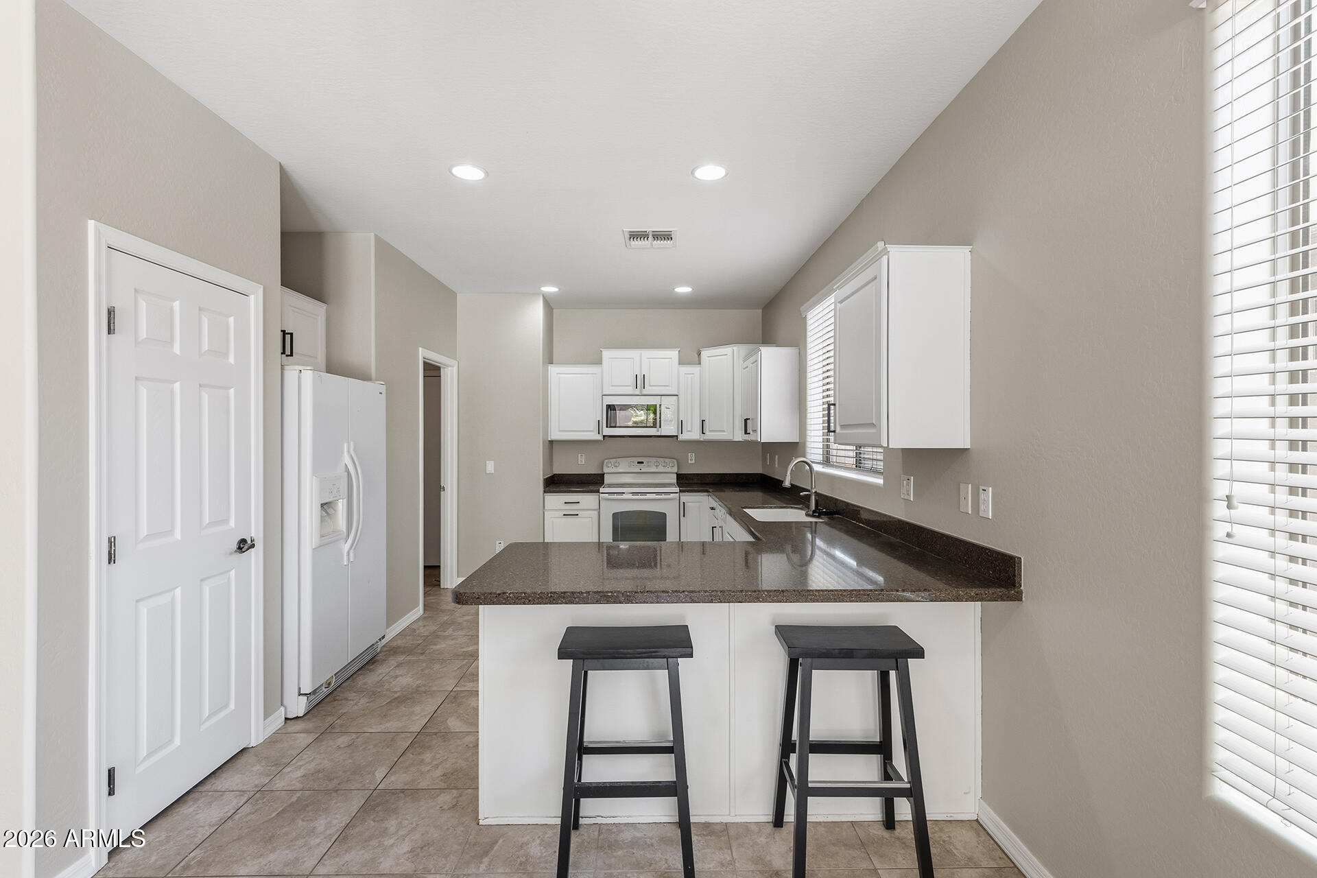 2319 West Beverly Rd. Phoenix, AZ 85041 - Photo 5 of 28
