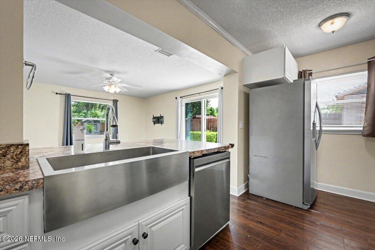 2425 Tulsa Road North Jacksonville, FL 32218 - Photo 9 of 31 Kitchen