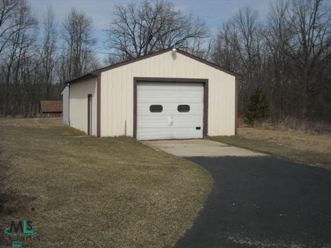 10420 Territorial Road Munith, MI 49259 - Photo 3 of 10 442618-2.JPG