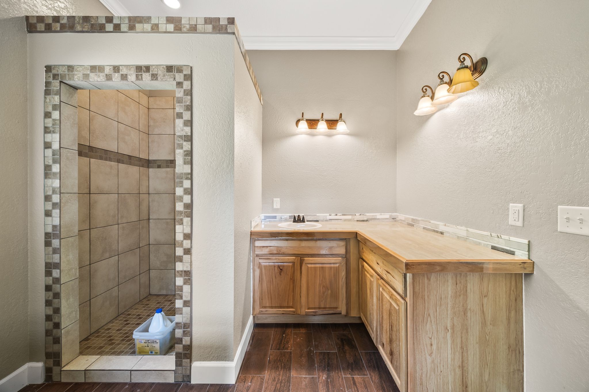 1582 Hellsneck Road Waverly, TN 37185 - Photo 42 of 72 a utility room with a sink dryer and washer