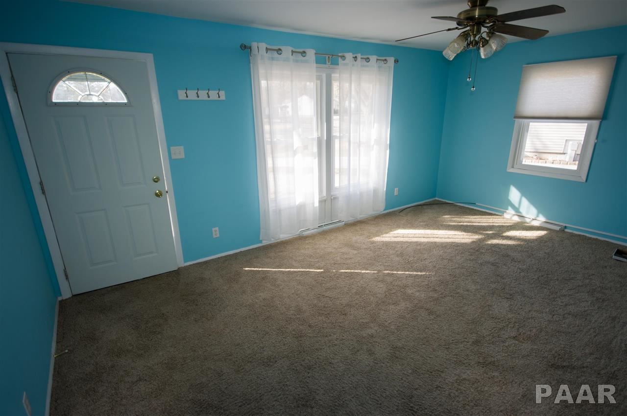 5206 North Ronald Road Peoria, IL 61614 - Photo 3 of 22 Gallery Image 3