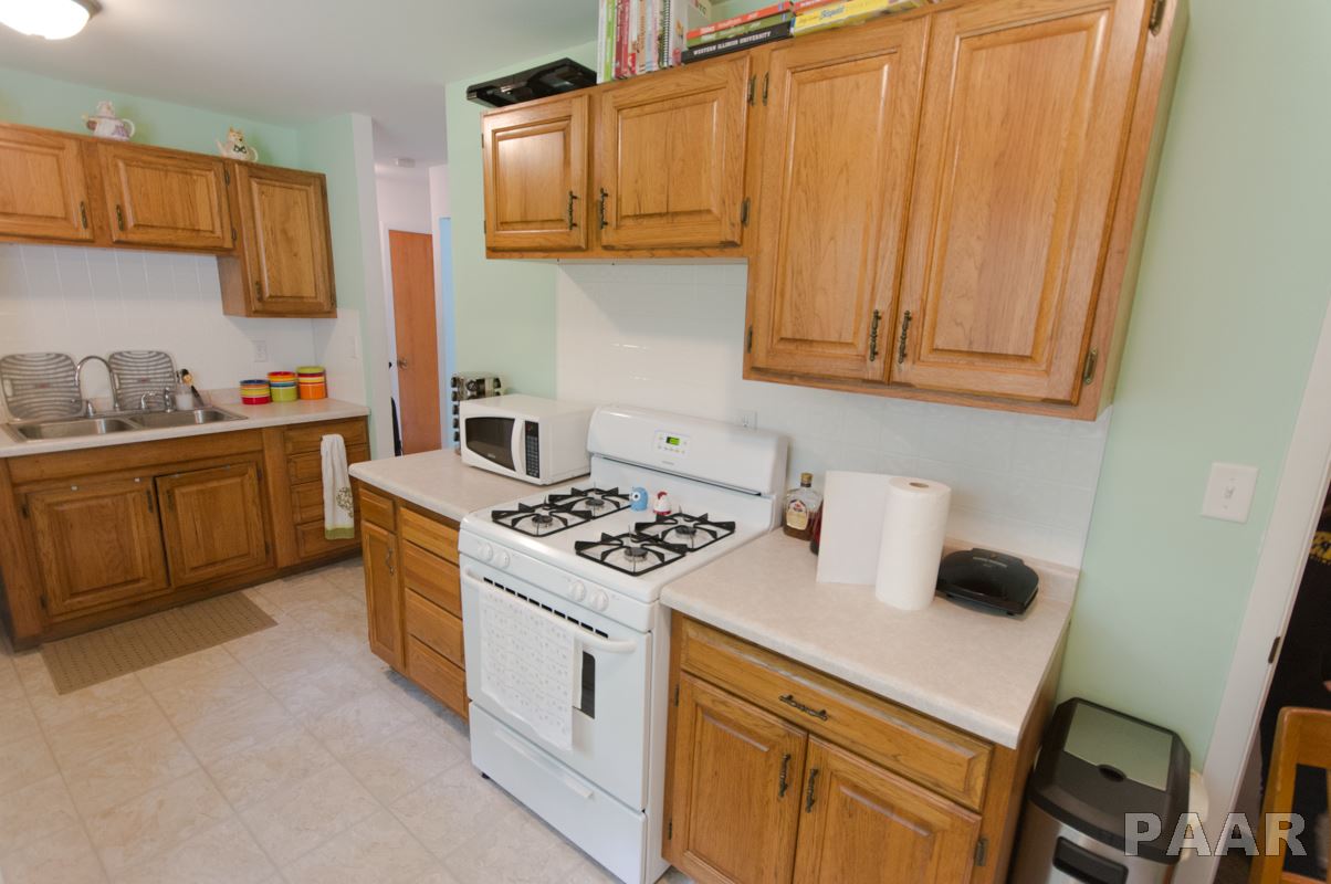 5206 North Ronald Road Peoria, IL 61614 - Photo 9 of 22 Gallery Image 9